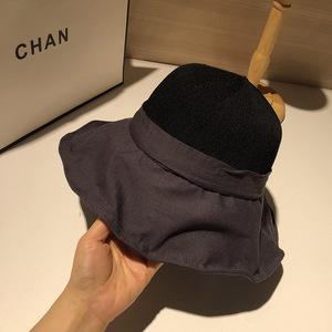 大边草帽女