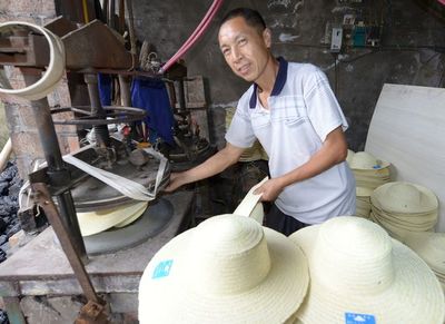 小康圆梦 致富能手带头 四川渠县的“编编匠”编出致富新出路
